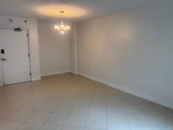 $3,900 | 104 Southwest 9th Street, Unit 1403, Miami, FL 33130