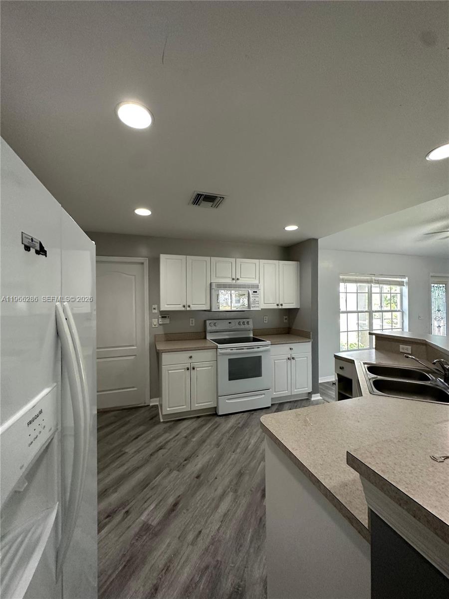 507 Peerless Circle Lehigh Acres, FL 33974 - Photo 19 of 21