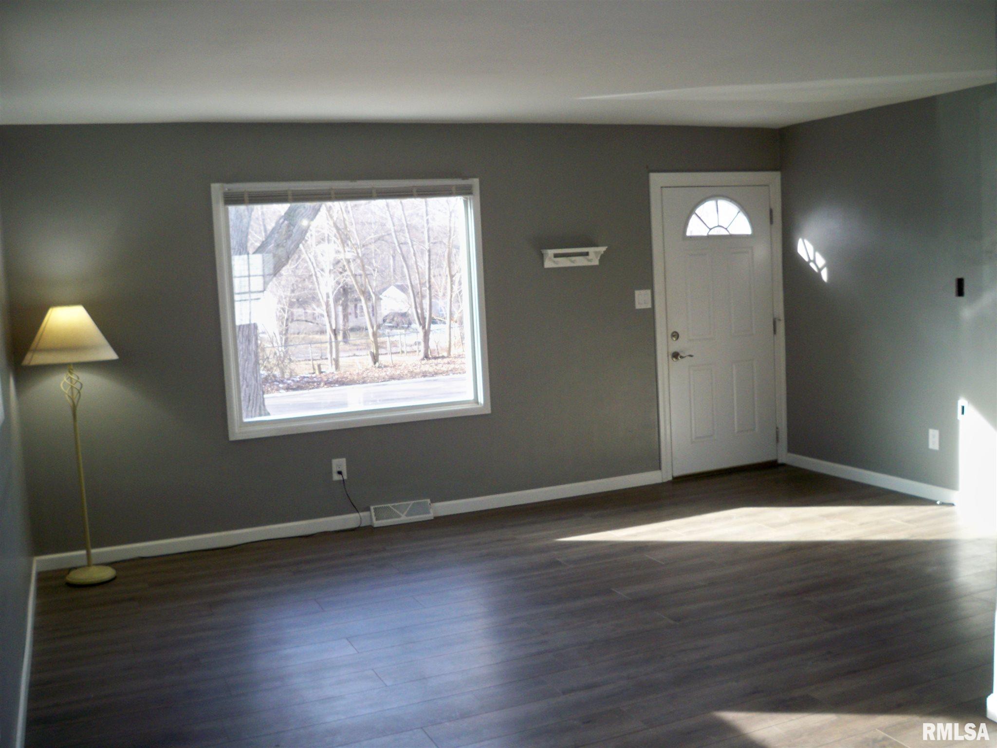 18 Beverly Road Springfield, IL 62702 - Photo 8 of 17