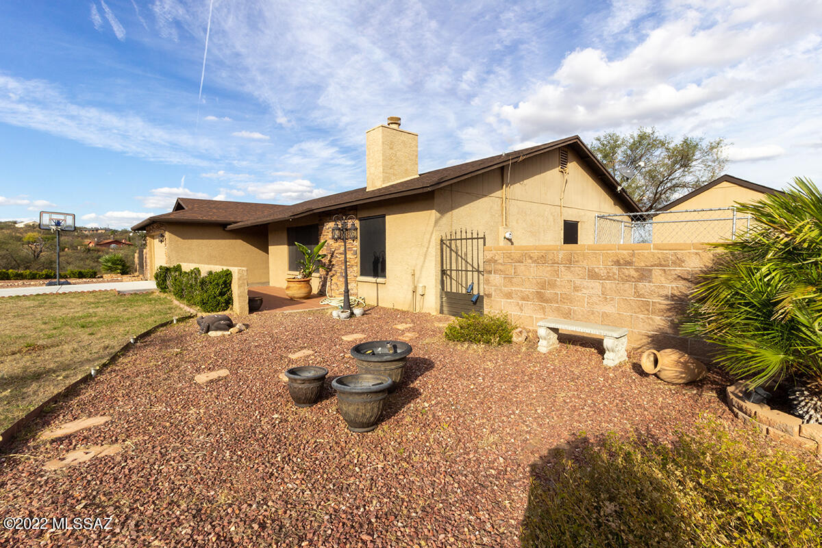 985 Alegre Corte Rio Rico, AZ 85648 - Photo 4 of 42 Gallery Image 4