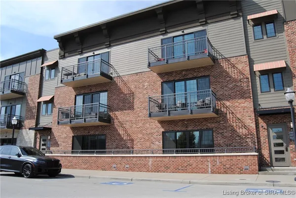 $599,000 | 211-212 Mulberry Street, Jeffersonville, IN 47130