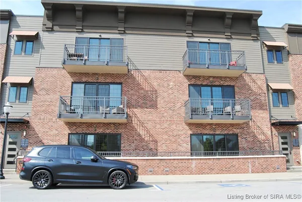 $599,000 | 211-212 Mulberry Street, Jeffersonville, IN 47130