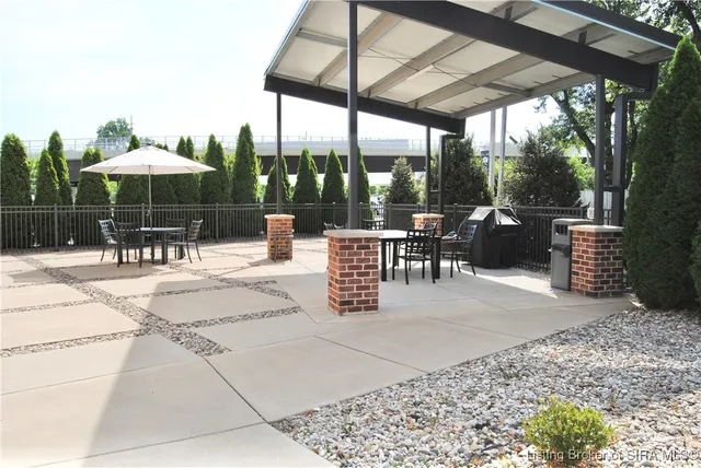 $625,000 | 211 Mulberry Street, Jeffersonville, IN 47130