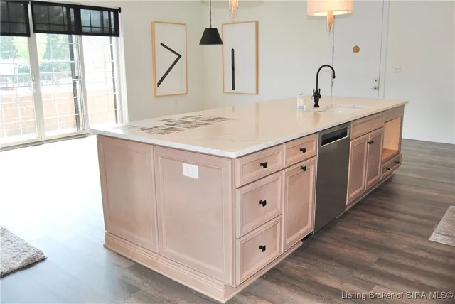 $625,000 | 211 Mulberry Street, Jeffersonville, IN 47130