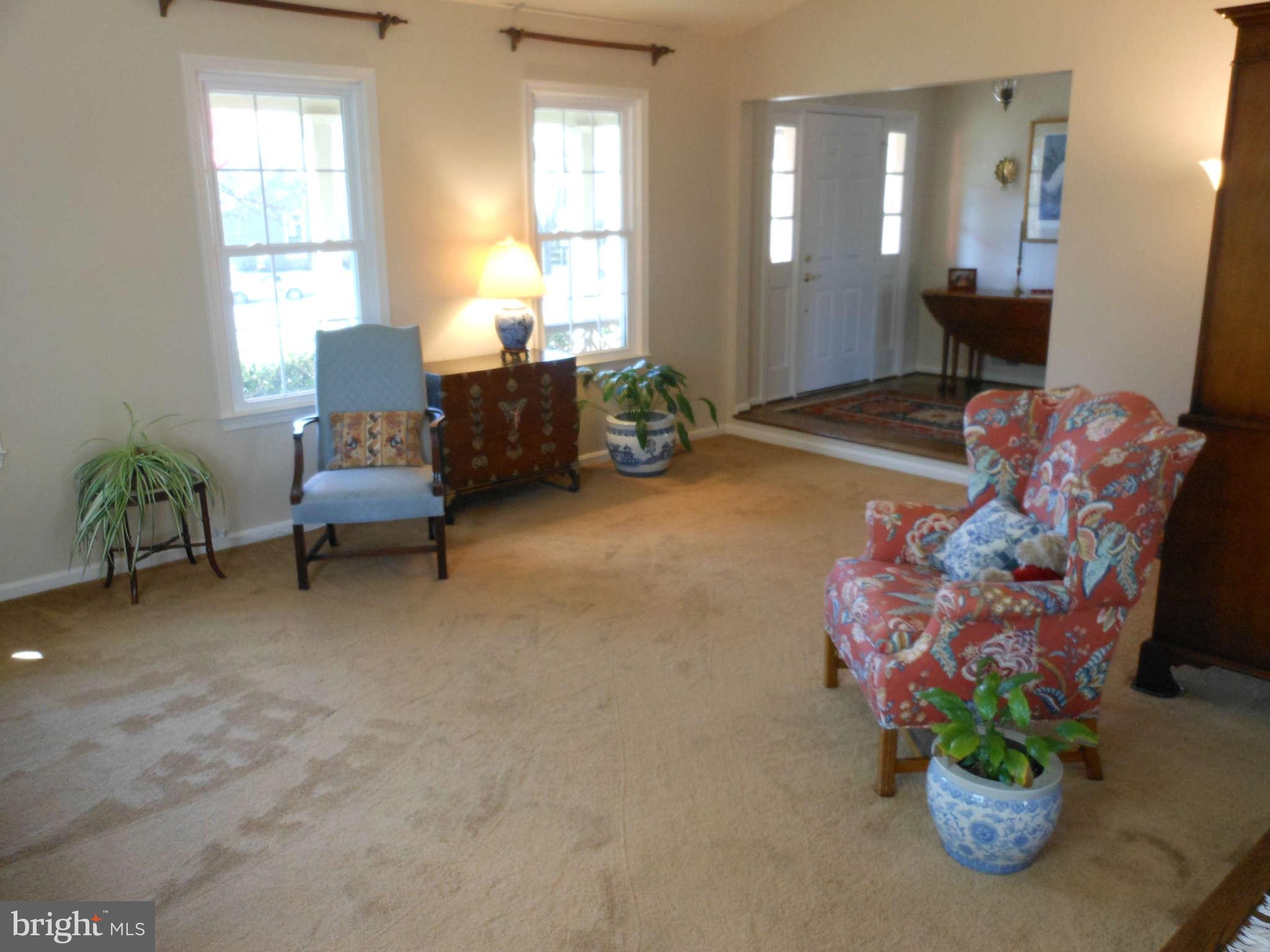 5420 Rilian Court Burke, VA 22015 - Photo 4 of 21 Living Room