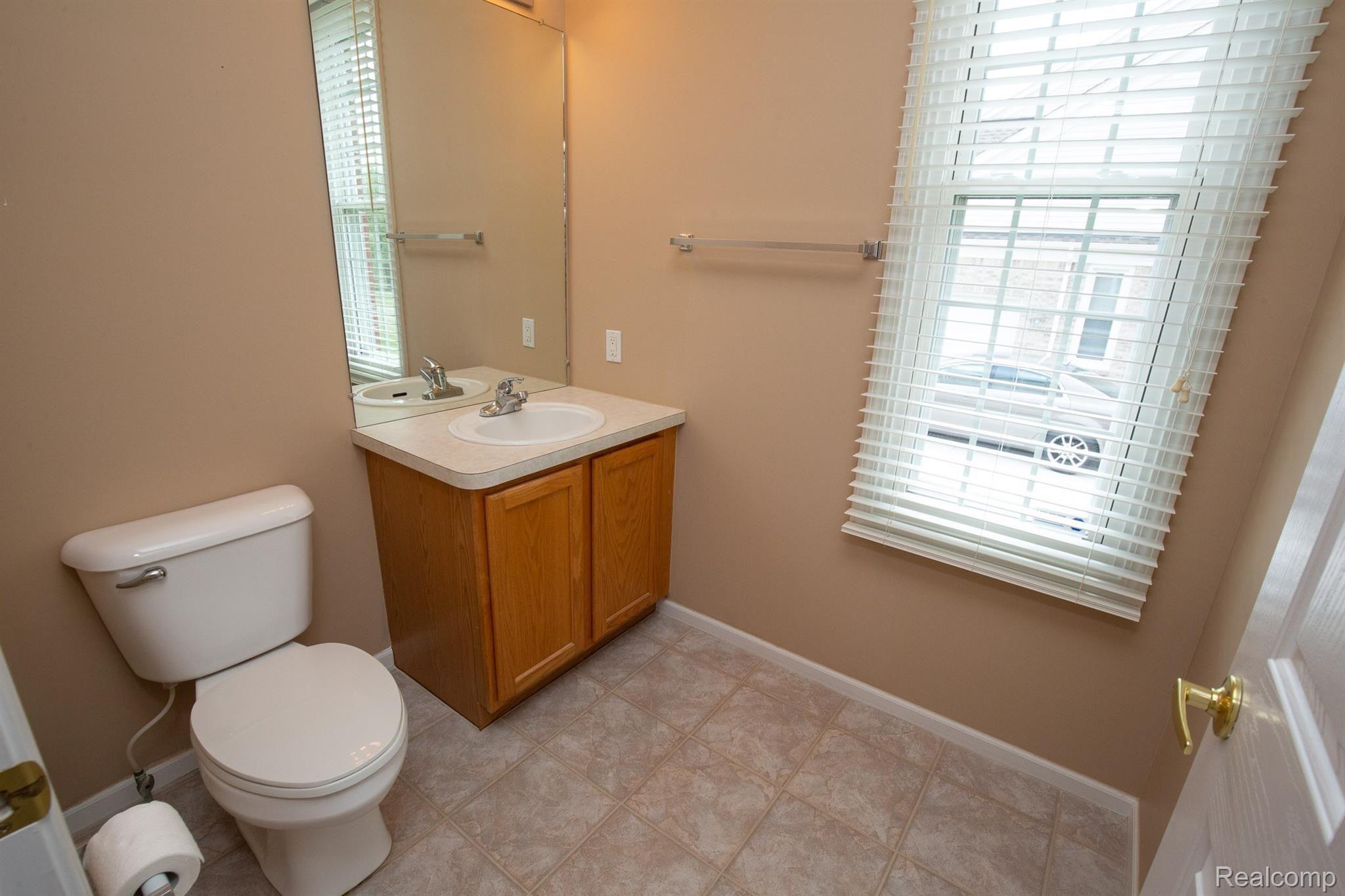 4040 Holly Lane Rochester, MI 48306 - Photo 23 of 63 IMG_6161.jpg