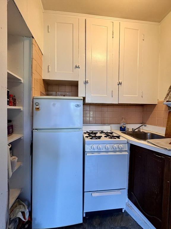 85 Phillips Street, Unit 7 Boston, MA 02114 - Photo 7 of 9