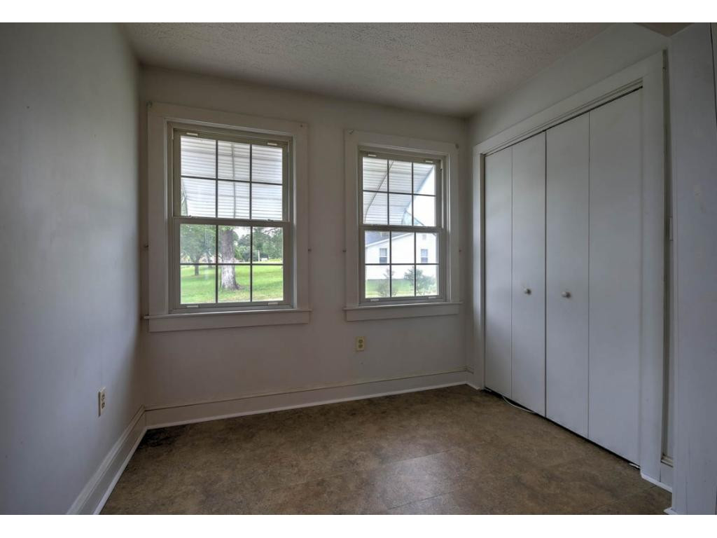 316 Colonial Heights Road Kingsport, TN 37663 - Photo 11 of 36 Photo 11