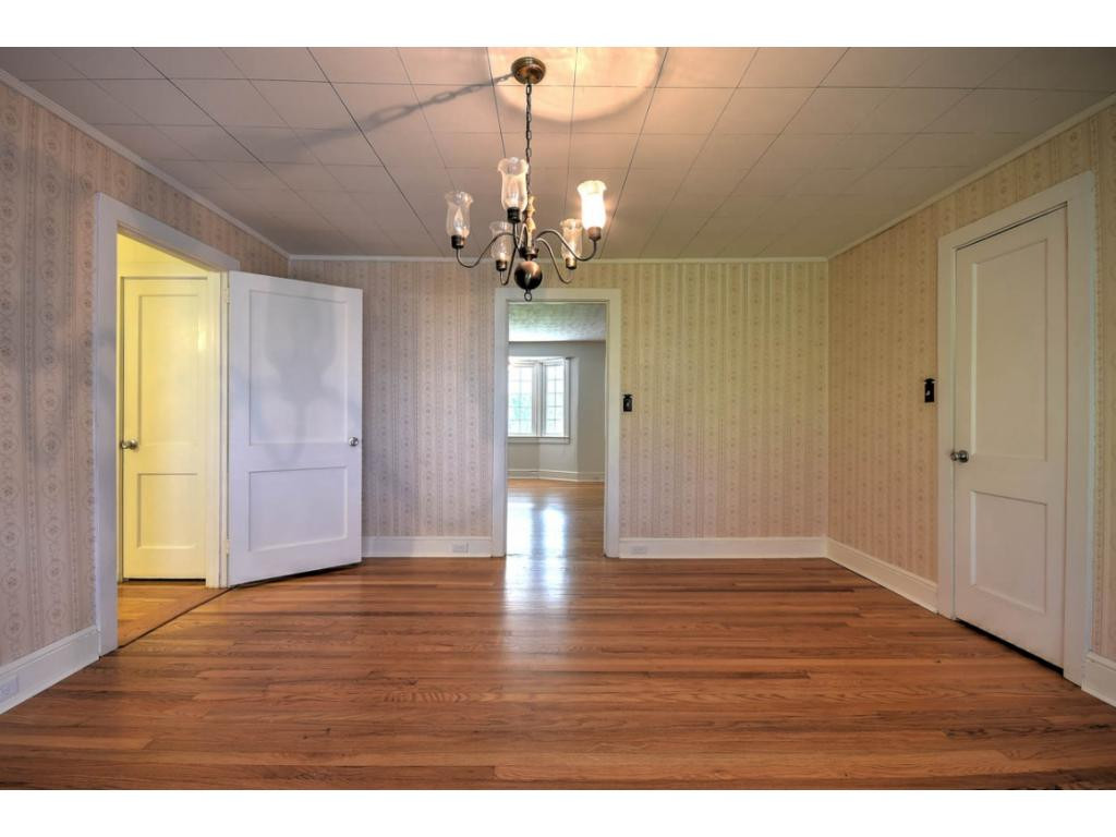 316 Colonial Heights Road Kingsport, TN 37663 - Photo 12 of 36 Photo 12