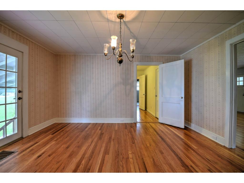 316 Colonial Heights Road Kingsport, TN 37663 - Photo 13 of 36 Photo 13