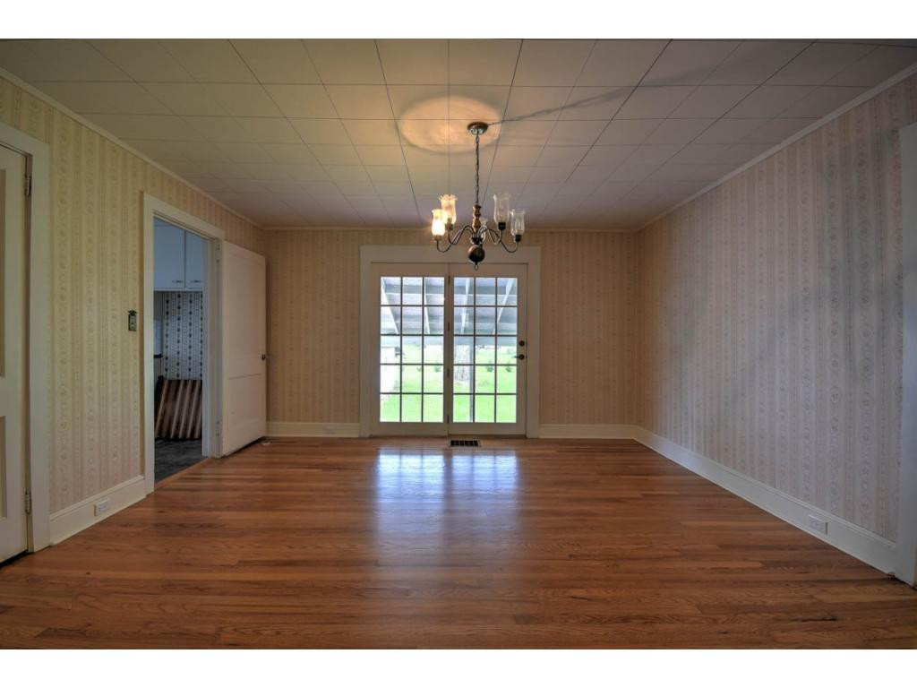 316 Colonial Heights Road Kingsport, TN 37663 - Photo 14 of 36 Photo 14