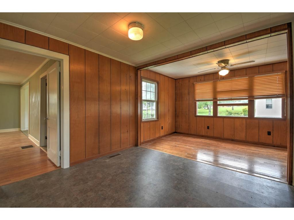 316 Colonial Heights Road Kingsport, TN 37663 - Photo 15 of 36 Photo 15
