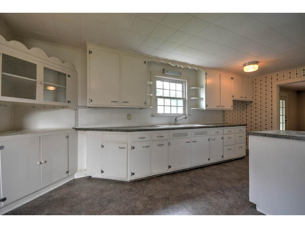 316 Colonial Heights Road Kingsport, TN 37663 - Photo 20 of 36 Photo 20
