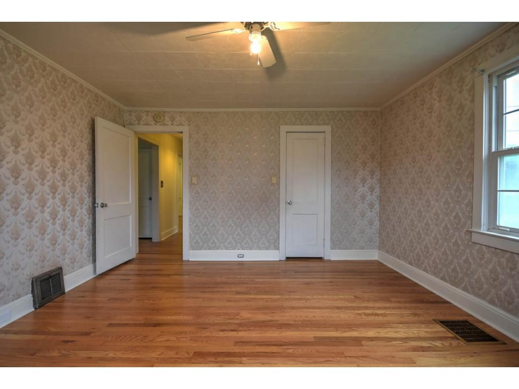 316 Colonial Heights Road Kingsport, TN 37663 - Photo 23 of 36 Photo 23