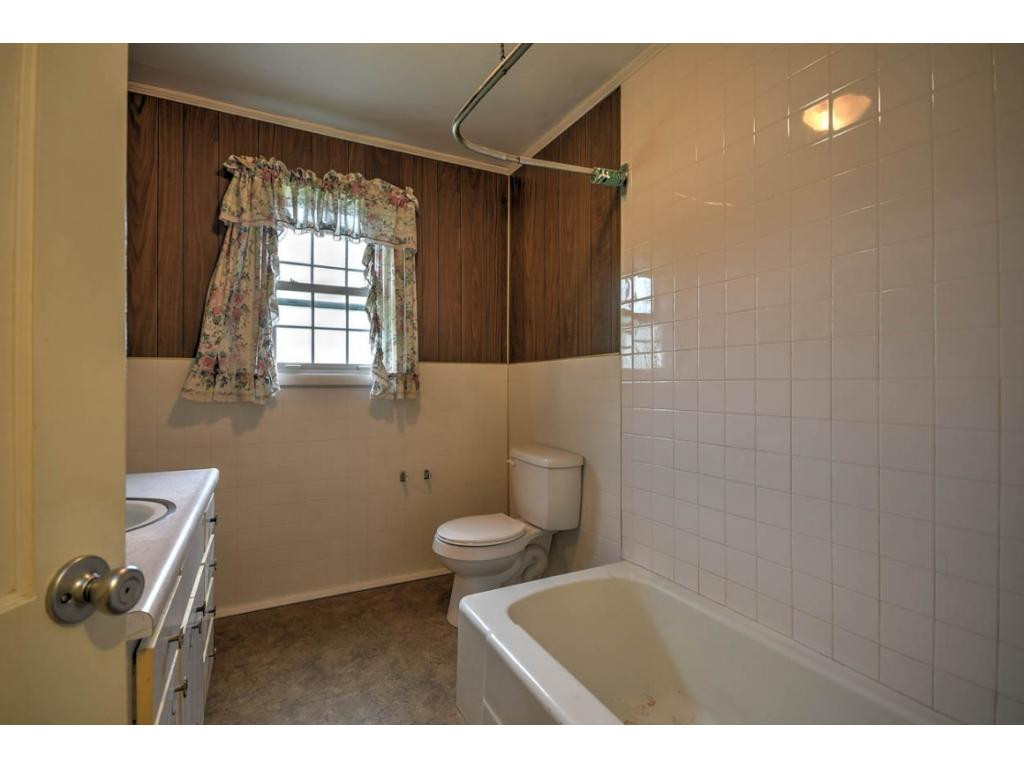316 Colonial Heights Road Kingsport, TN 37663 - Photo 25 of 36 Photo 25