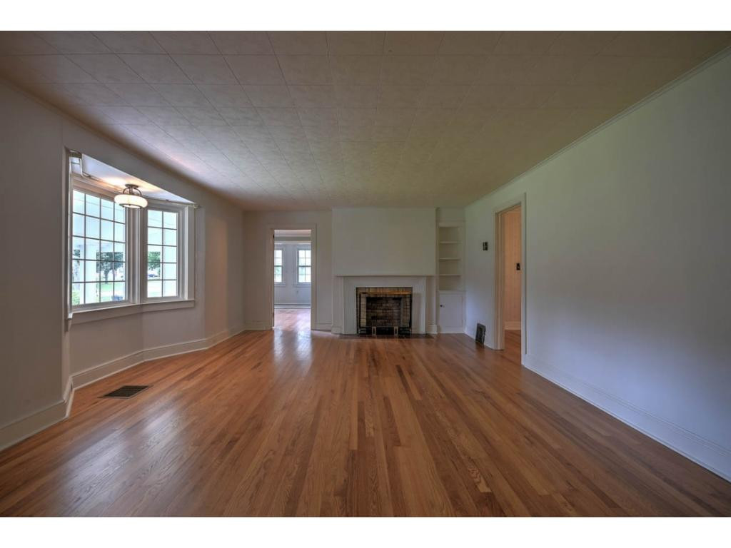 316 Colonial Heights Road Kingsport, TN 37663 - Photo 4 of 36 Photo 4