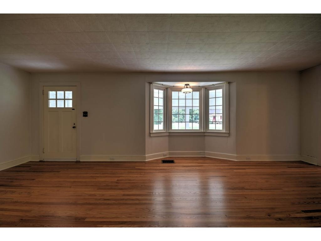 316 Colonial Heights Road Kingsport, TN 37663 - Photo 5 of 36 Photo 5