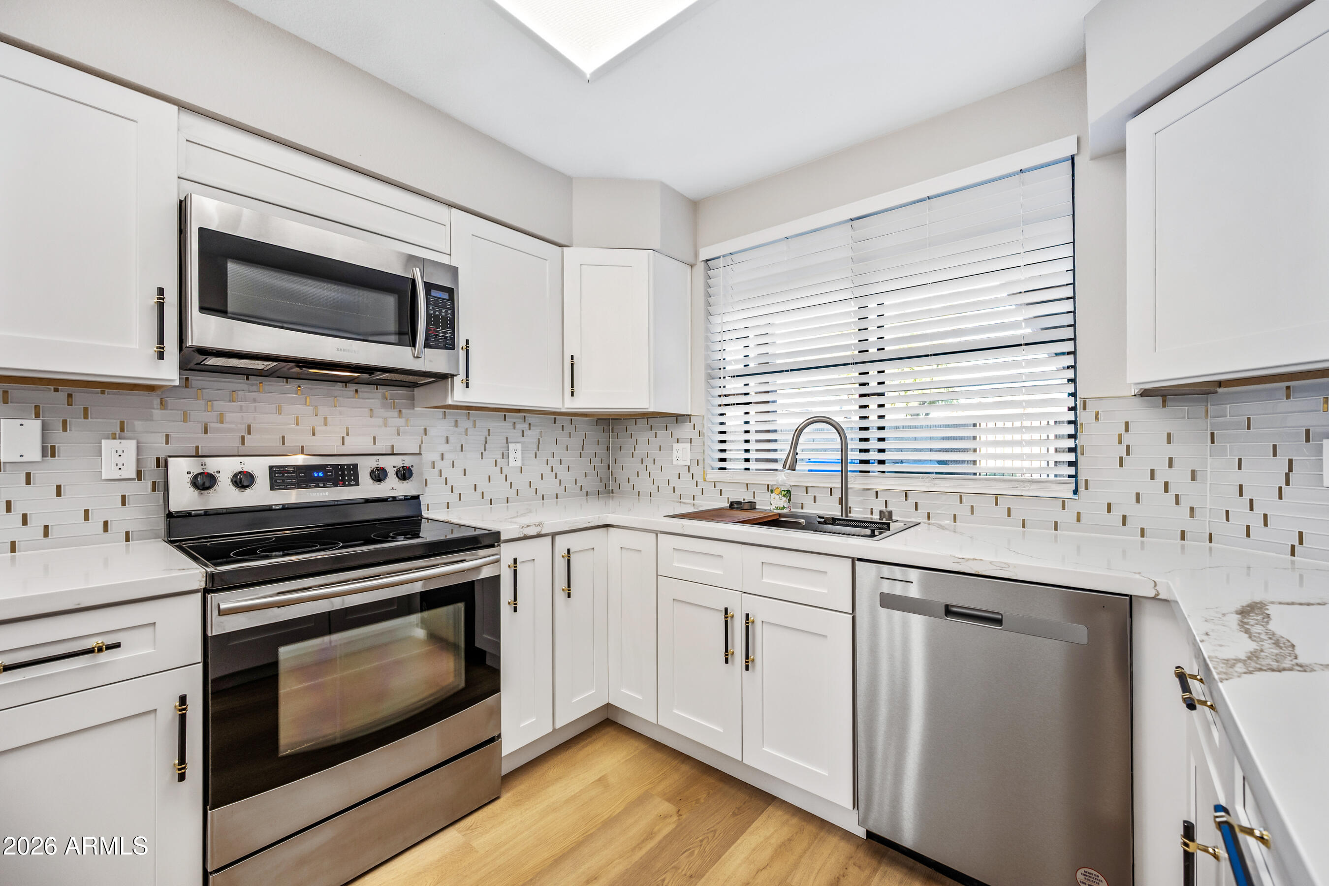 15-12846S50W-ocupix-