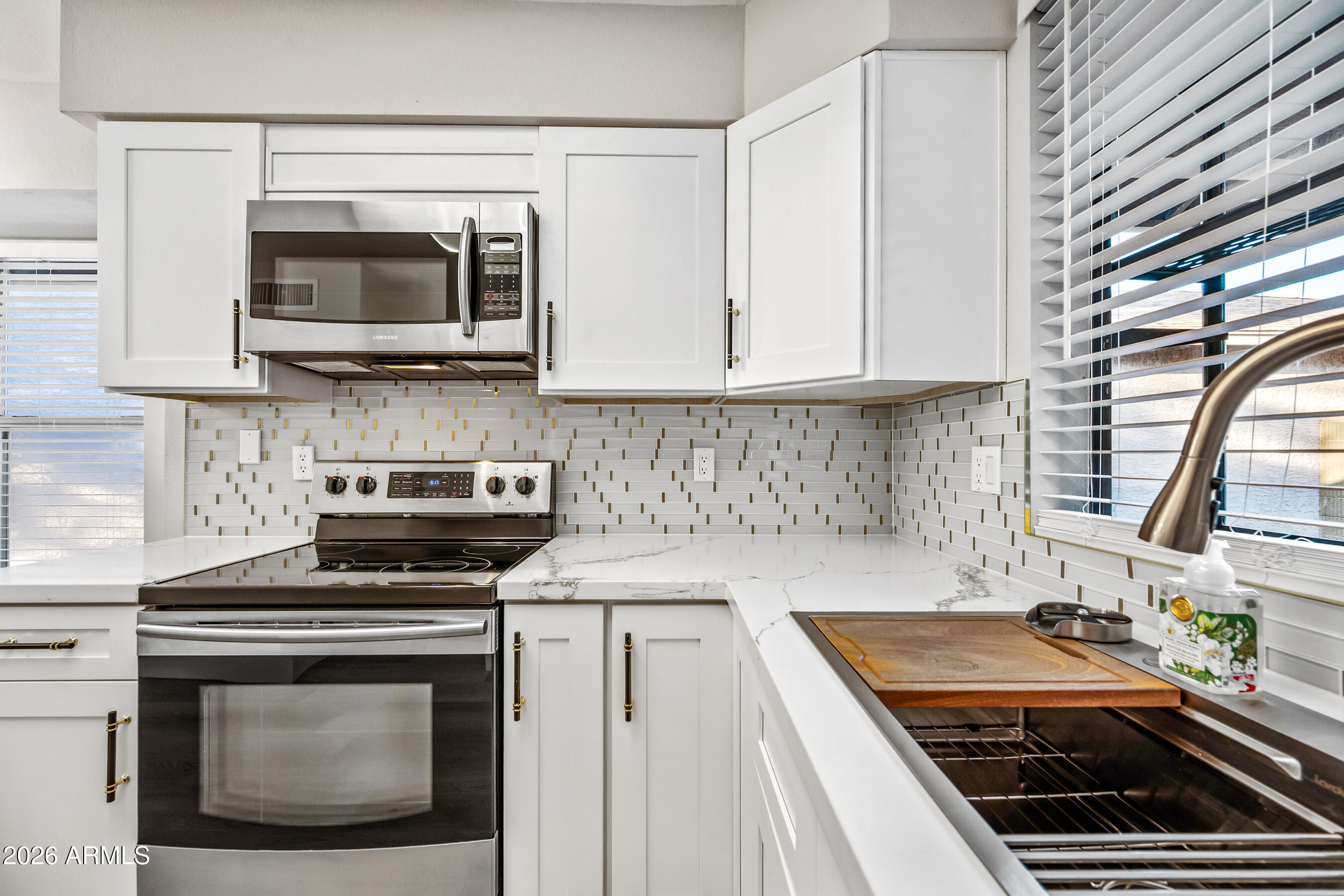 12846 South 50th Way Phoenix, AZ 85044 - Photo 4 of 30 19-12846S50W-ocupix-