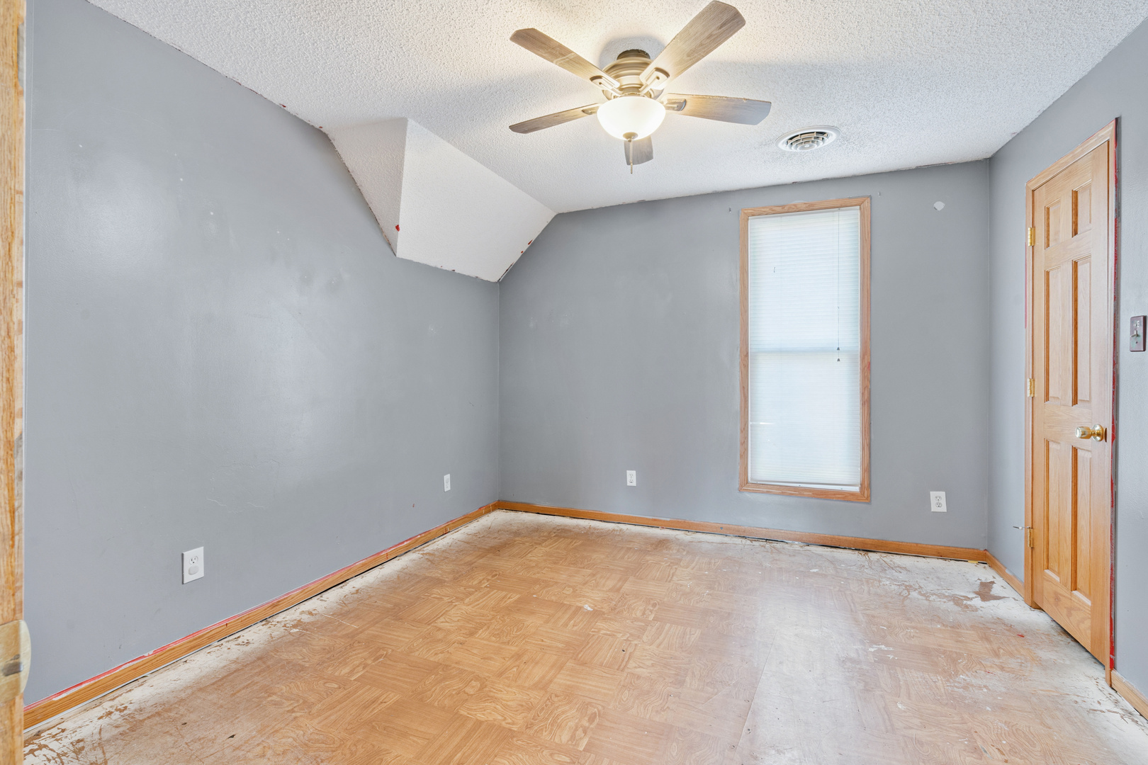 1315 Pershing Boulevard Clinton, IA 52732 - Photo 19 of 25