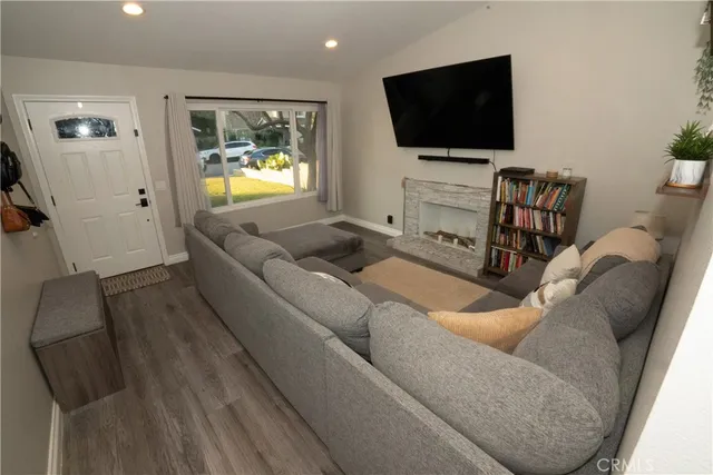 $769,950 | 27626 Saffron Lane, Saugus, CA 91350