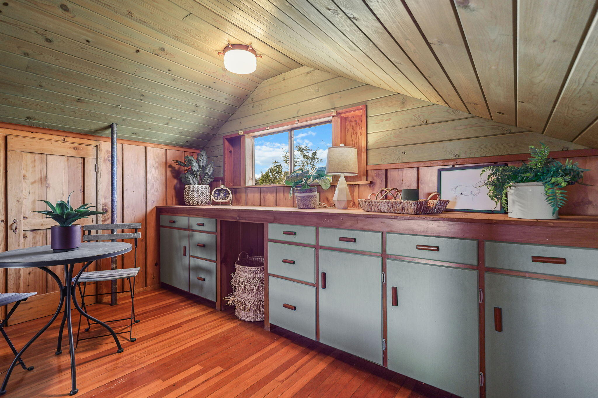 2343 North Street Redding, CA 96001 - Photo 14 of 93 Bonus Loft