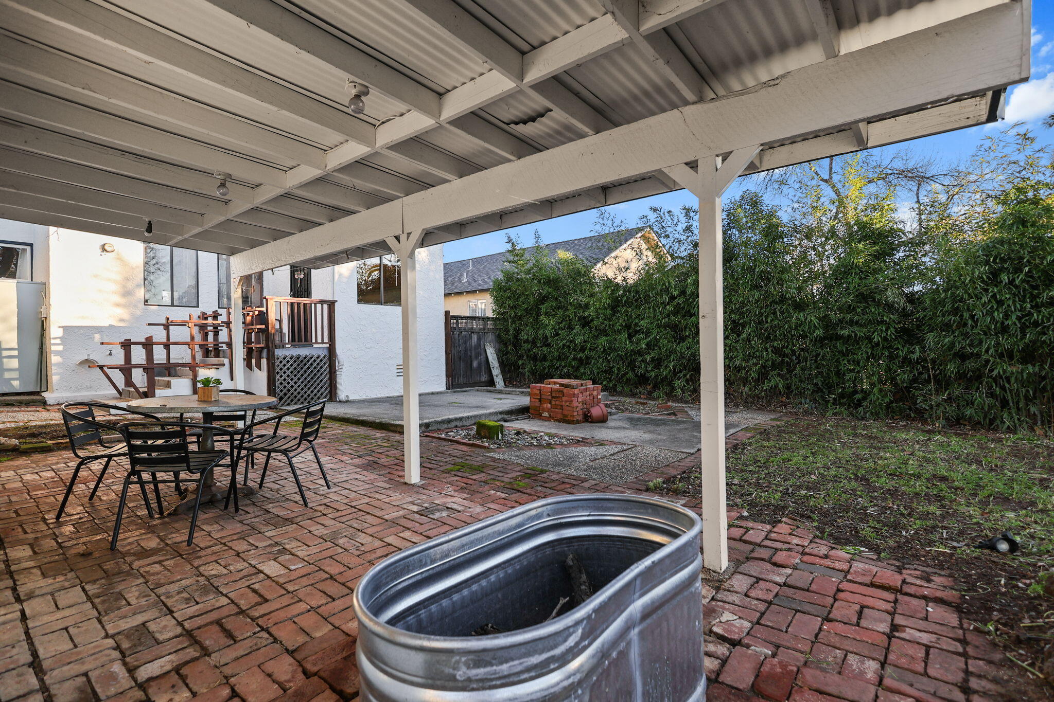 2343 North Street Redding, CA 96001 - Photo 18 of 93 Covered Brick Patio