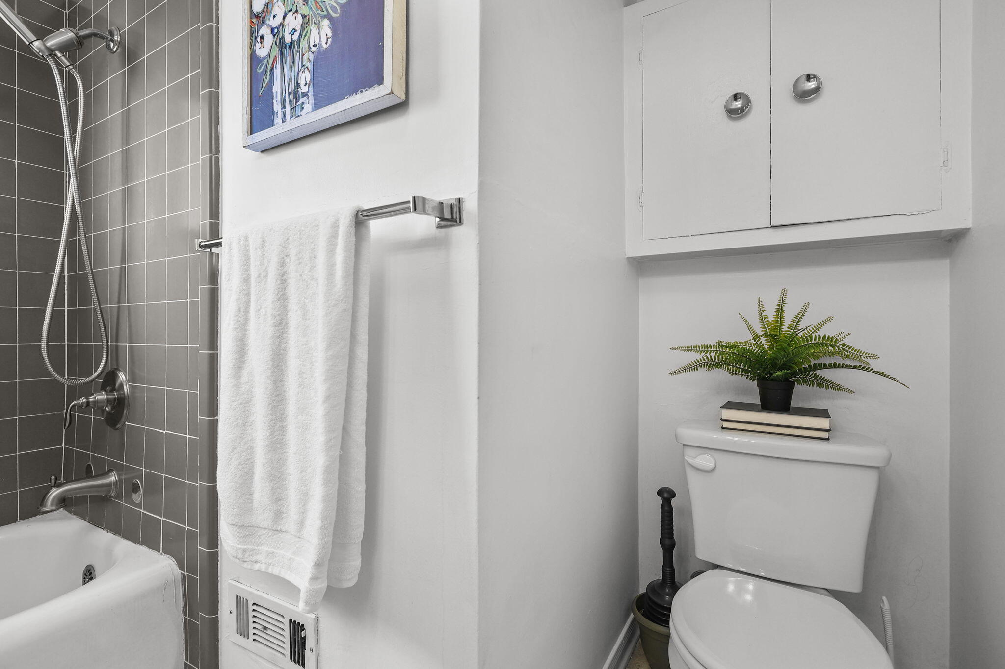 2343 North Street Redding, CA 96001 - Photo 51 of 93 Bathroom