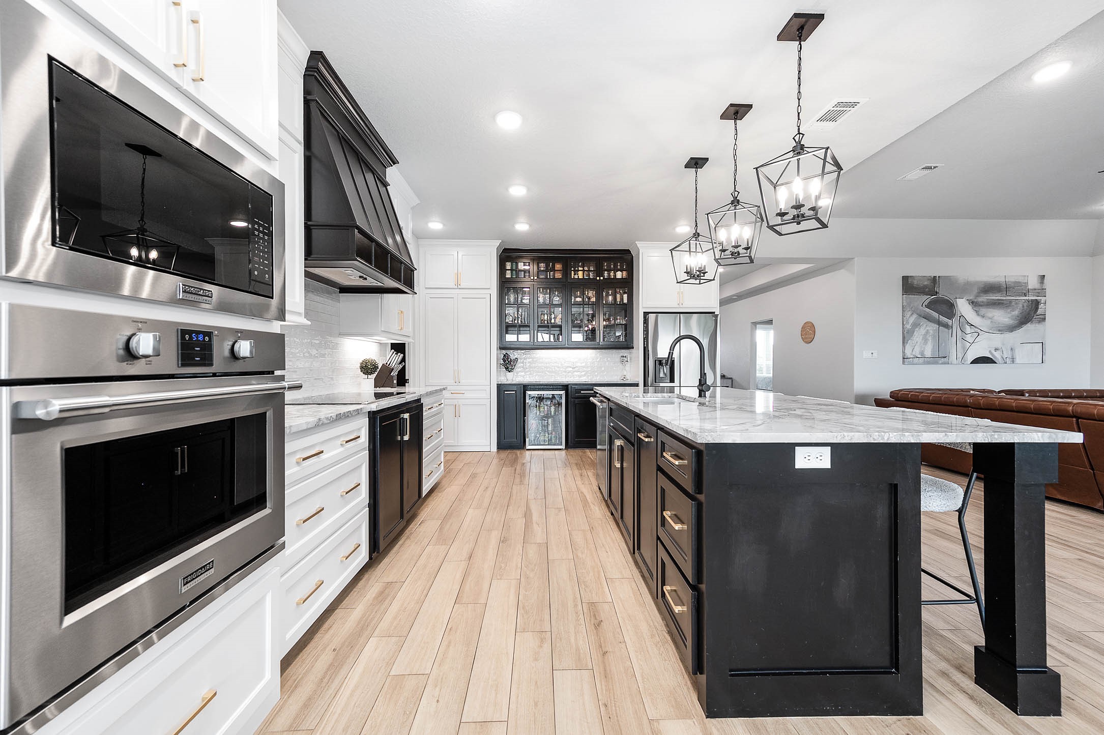800 Greystone Lane Angleton, TX 77515 - Photo 15 of 49 Kitchen