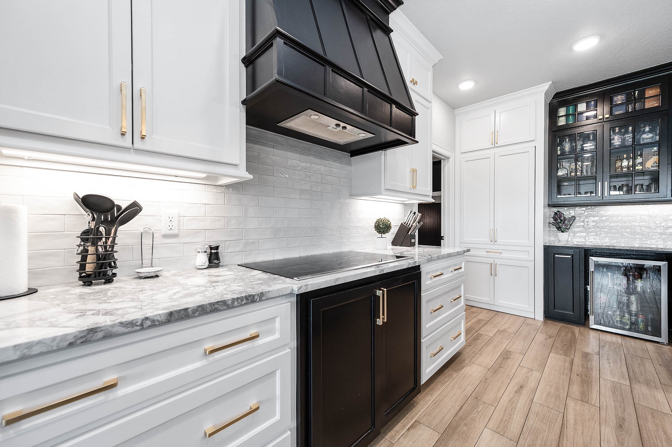 800 Greystone Lane Angleton, TX 77515 - Photo 16 of 49 a kitchen with stainless steel appliances granite countertop a sink a stove and cabinets
