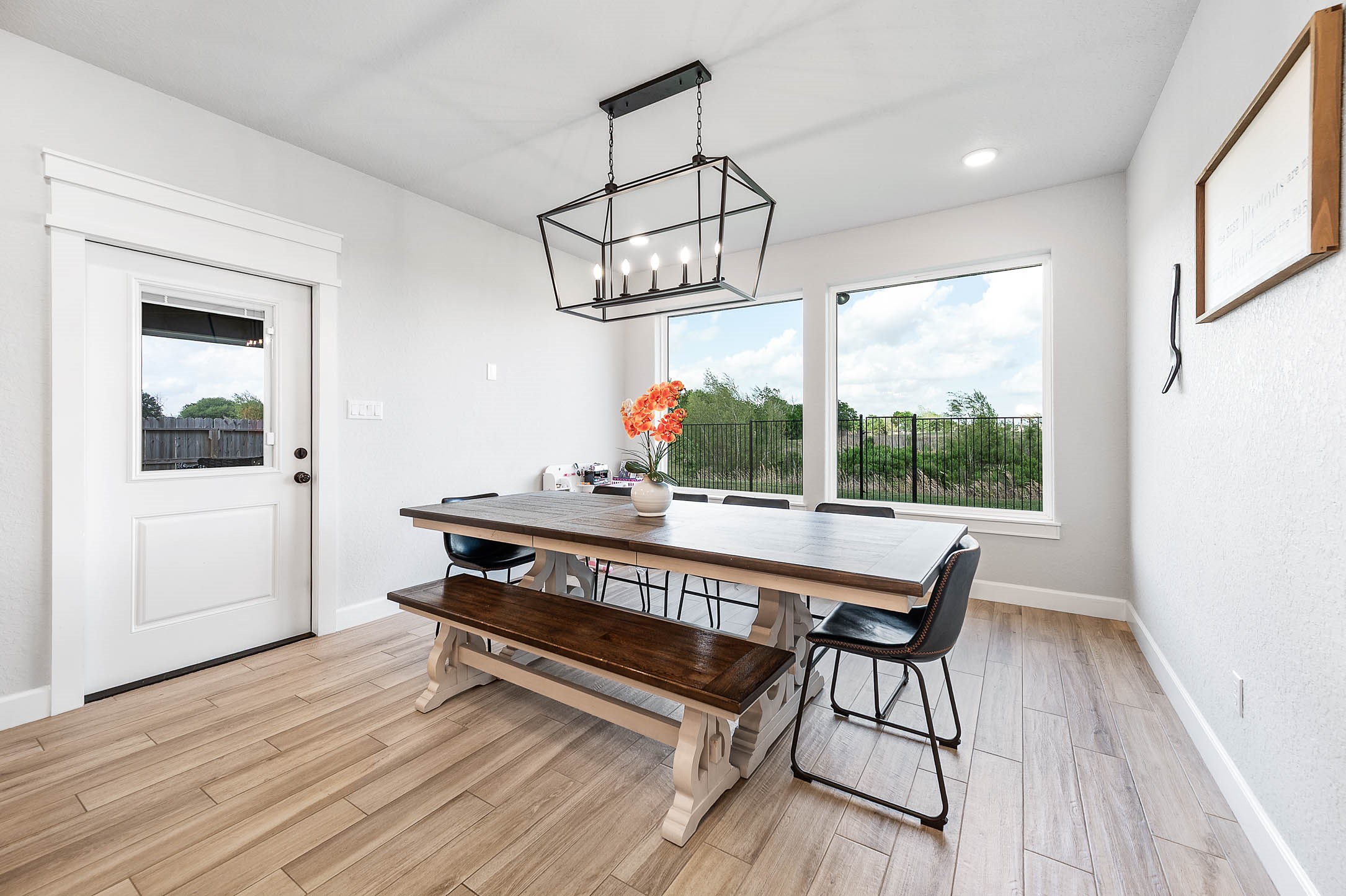 800 Greystone Lane Angleton, TX 77515 - Photo 20 of 49 Dining