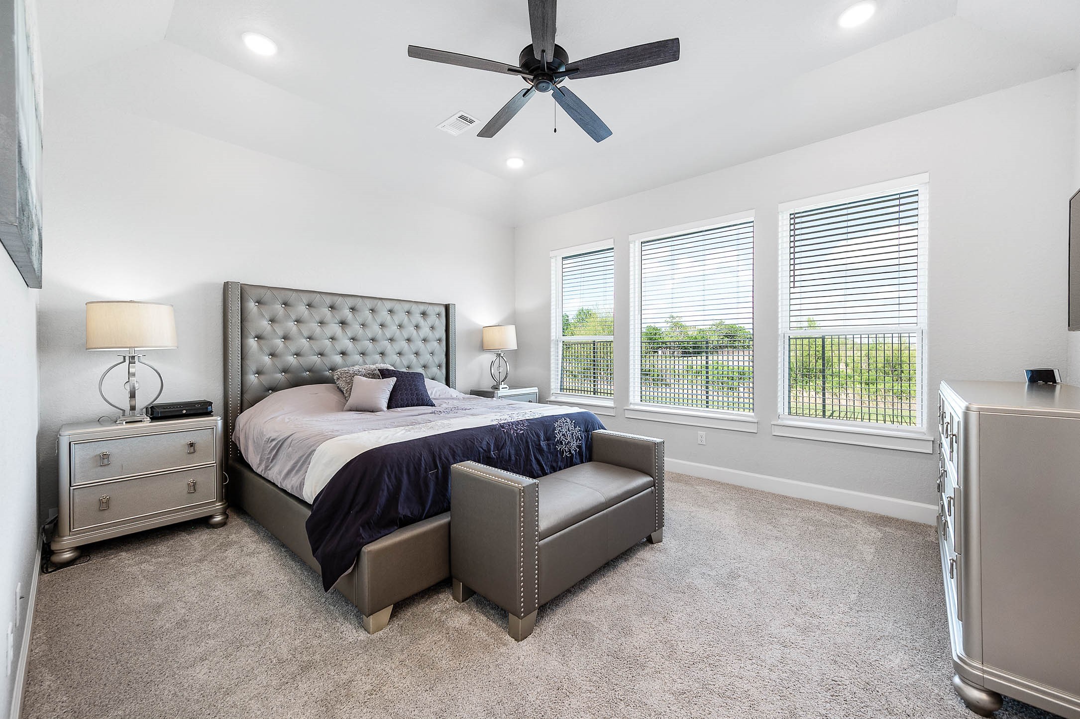 800 Greystone Lane Angleton, TX 77515 - Photo 23 of 49 Primary Bedroom