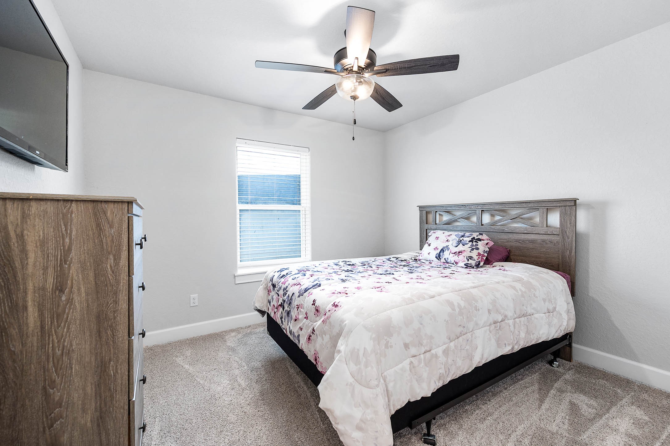 800 Greystone Lane Angleton, TX 77515 - Photo 38 of 49 Upstairs Bedroom #5