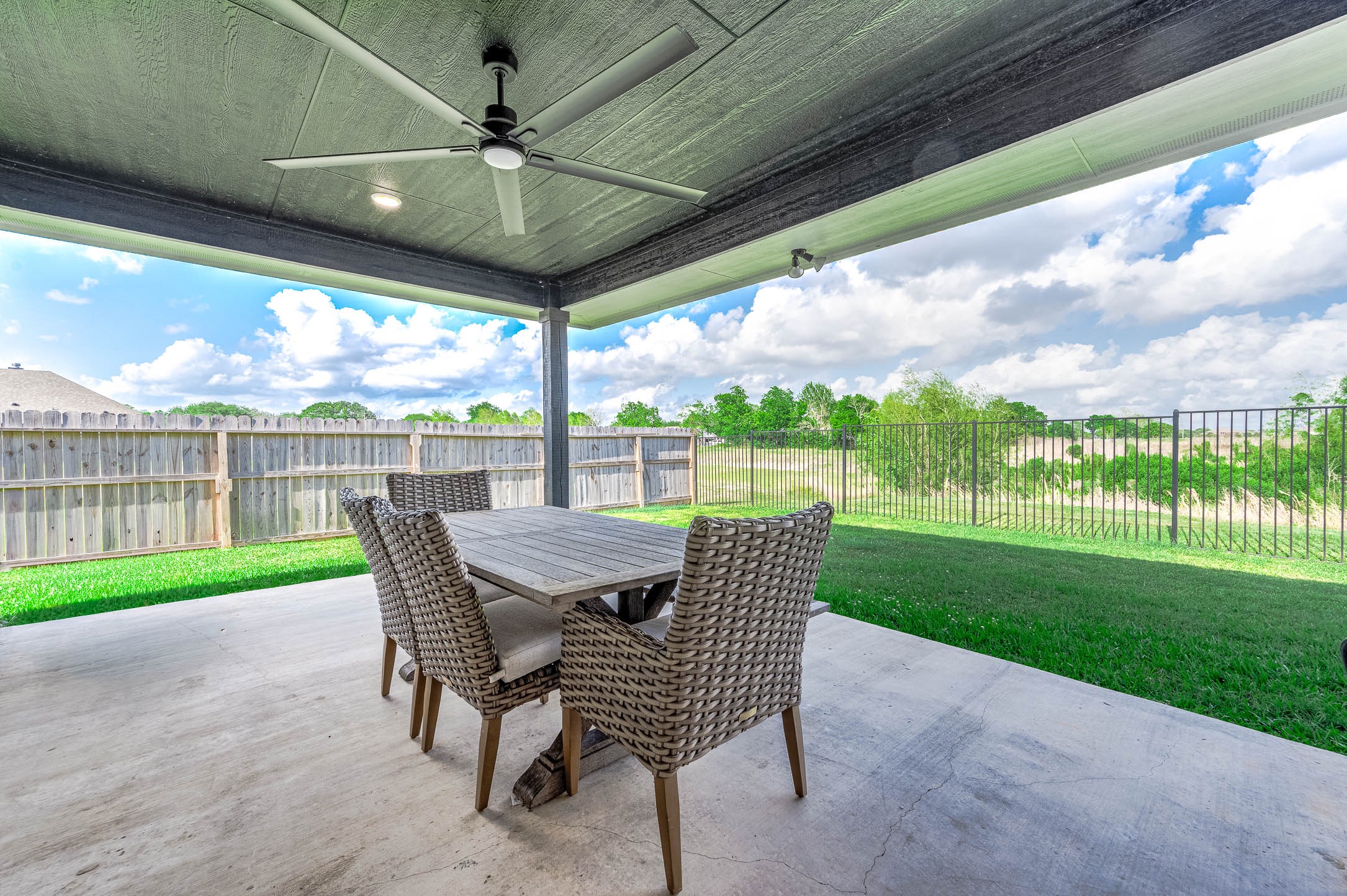 800 Greystone Lane Angleton, TX 77515 - Photo 40 of 49 Patio