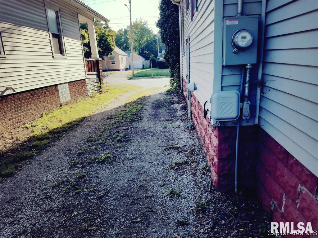 2245 South 11th Street Springfield, IL 62703 - Photo 20 of 23