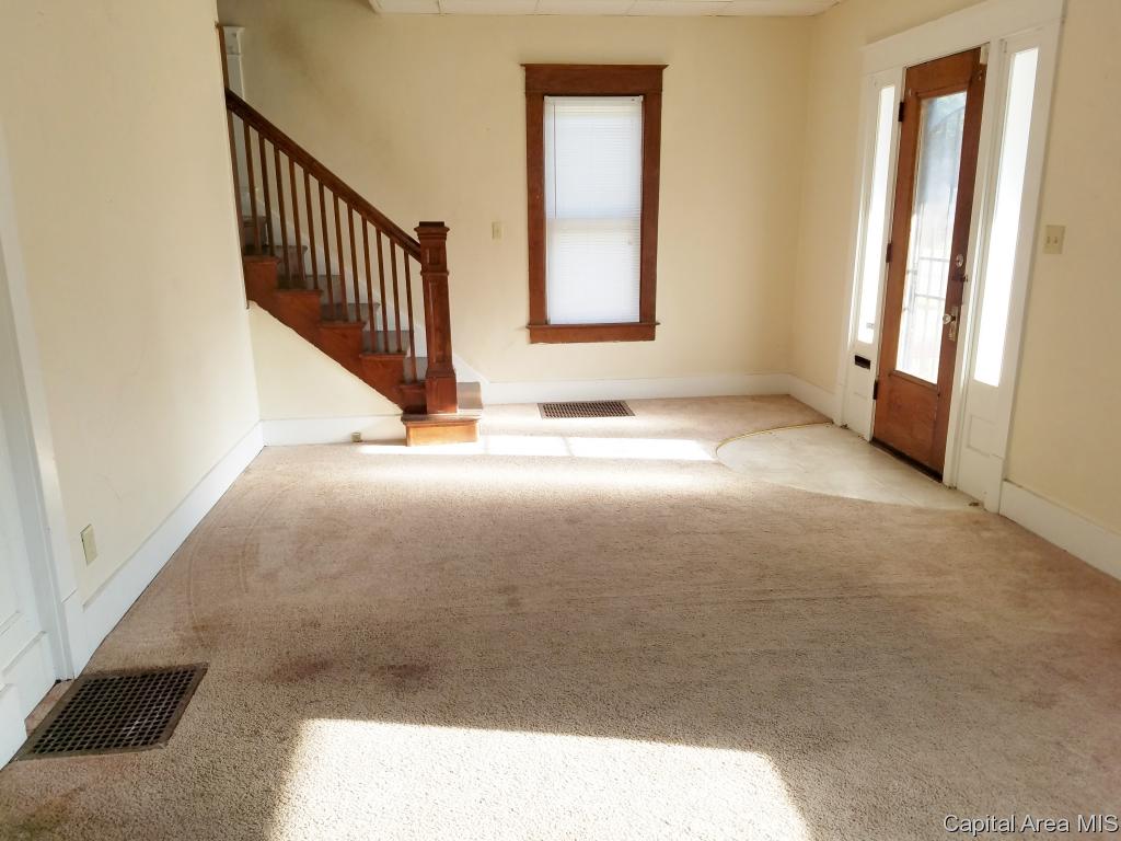 2245 South 11th Street Springfield, IL 62703 - Photo 3 of 23