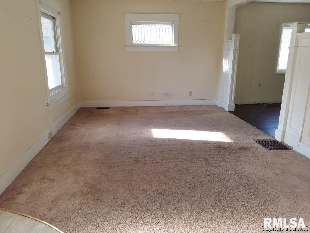 2245 South 11th Street Springfield, IL 62703 - Photo 4 of 23