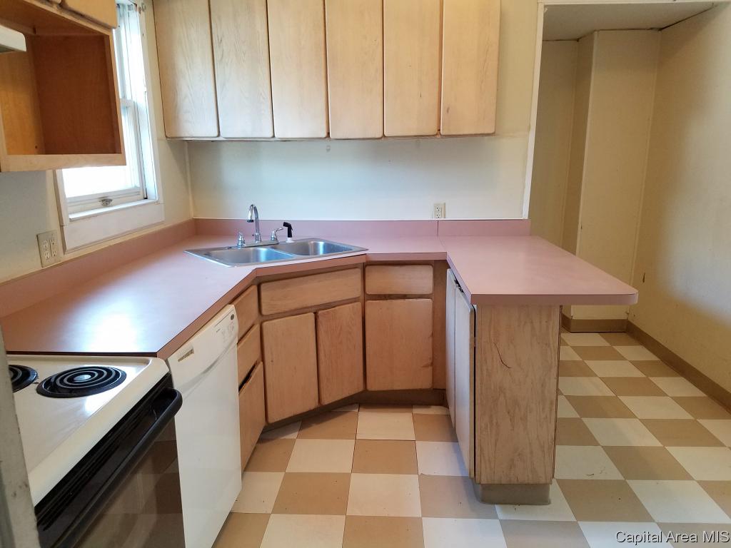 2245 South 11th Street Springfield, IL 62703 - Photo 9 of 23