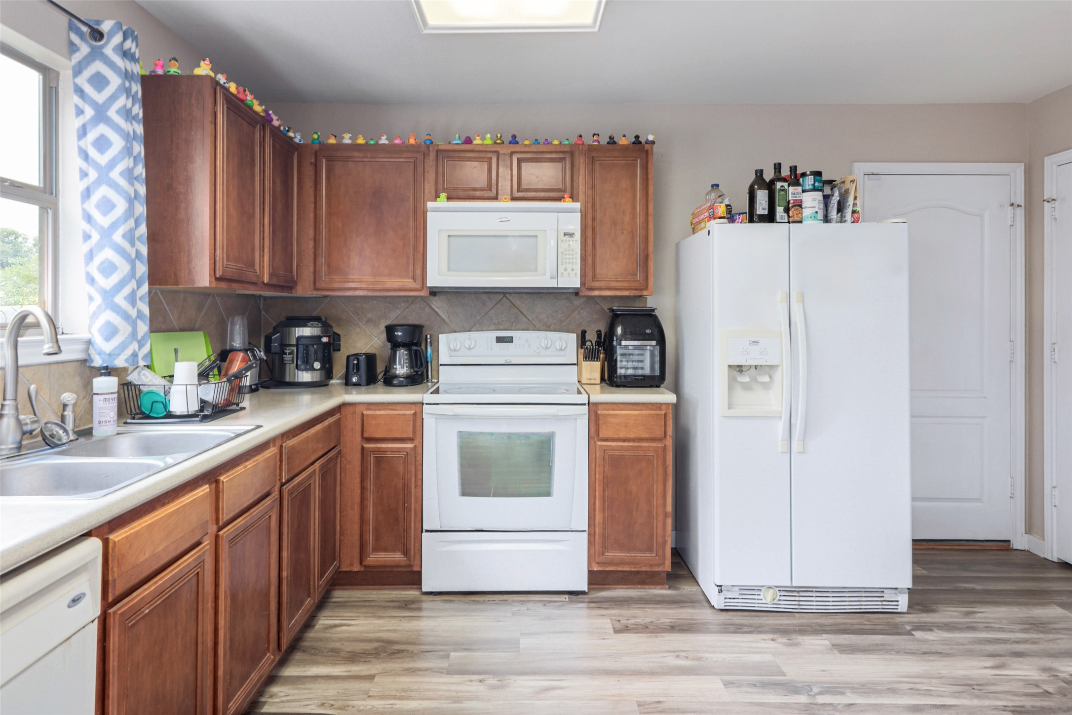 5307 Viewpoint Drive Austin, TX 78744 - Photo 13 of 29