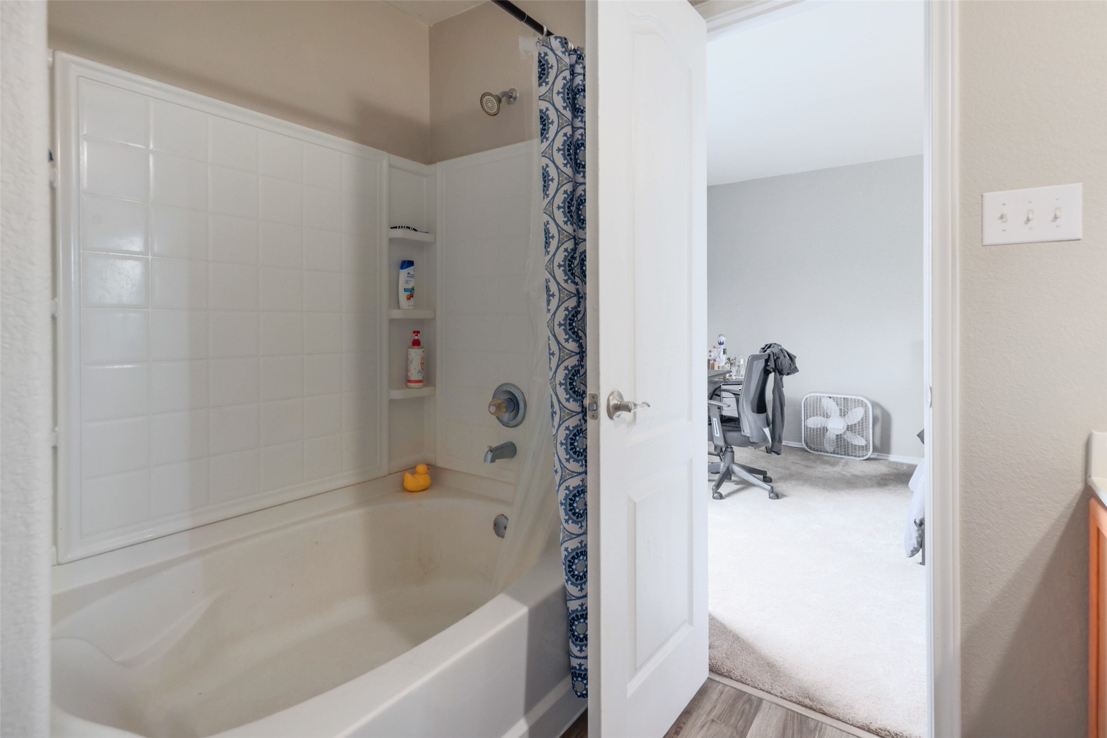 5307 Viewpoint Drive Austin, TX 78744 - Photo 19 of 29