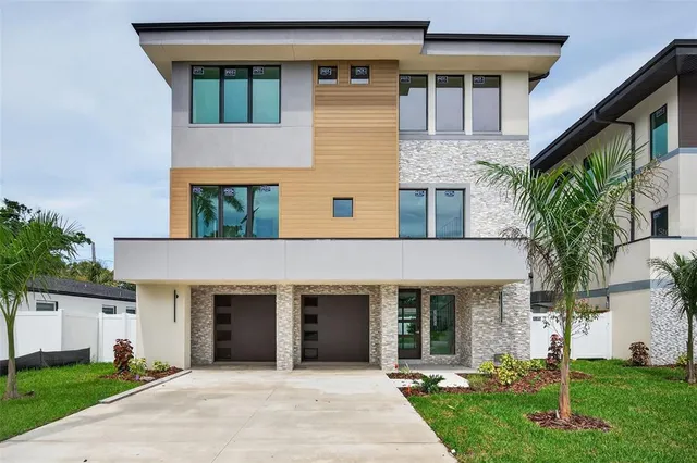 $1,295,000 | 1935 Shore Acres Boulevard Northeast, St. Petersburg, FL 33703
