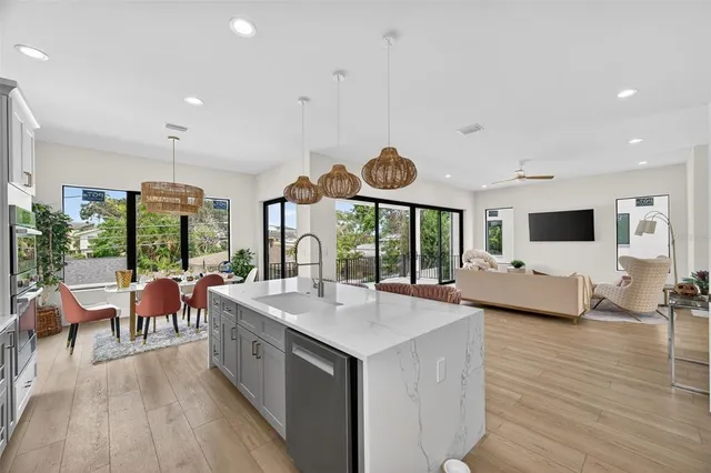 $1,295,000 | 1935 Shore Acres Boulevard Northeast, St. Petersburg, FL 33703