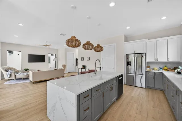 $1,295,000 | 1935 Shore Acres Boulevard Northeast, St. Petersburg, FL 33703