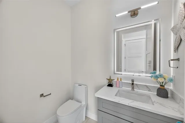 $1,295,000 | 1935 Shore Acres Boulevard Northeast, St. Petersburg, FL 33703