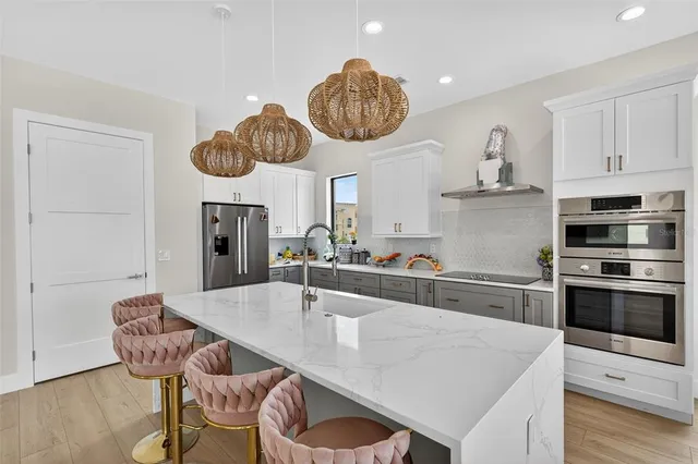 $1,295,000 | 1935 Shore Acres Boulevard Northeast, St. Petersburg, FL 33703