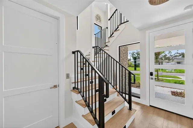 $1,295,000 | 1935 Shore Acres Boulevard Northeast, St. Petersburg, FL 33703