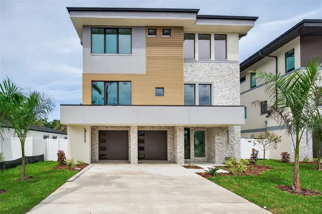 $1,295,000 | 1935 Shore Acres Boulevard Northeast, St. Petersburg, FL 33703