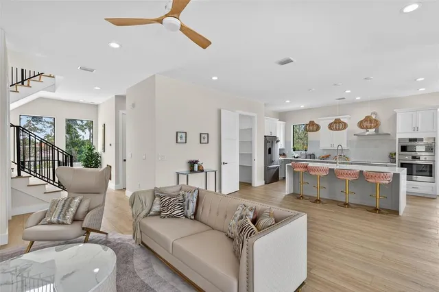 $1,295,000 | 1935 Shore Acres Boulevard Northeast, St. Petersburg, FL 33703