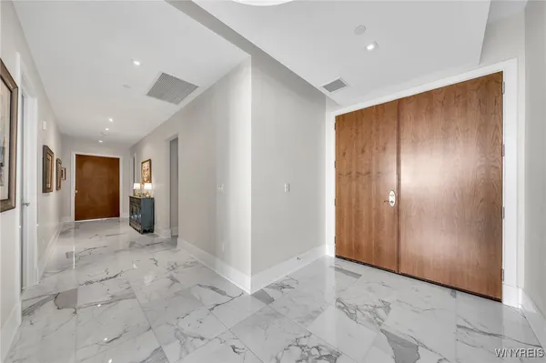 $1,550,000 | 200 Delaware Avenue, Unit 1501, Buffalo, NY 14202