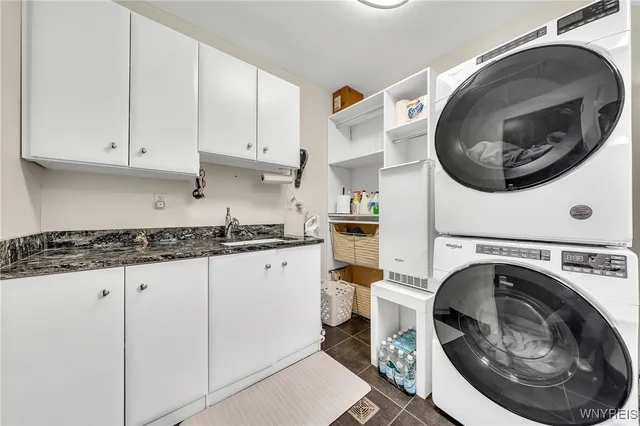 $1,550,000 | 200 Delaware Avenue, Unit 1501, Buffalo, NY 14202